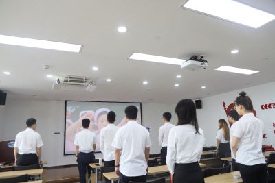 20200430—廣東公司開展“學(xué)史鑒往守初心、薪火相傳擔(dān)使命”——五四青年節(jié)主題團(tuán)日活動(dòng)—唱團(tuán)歌